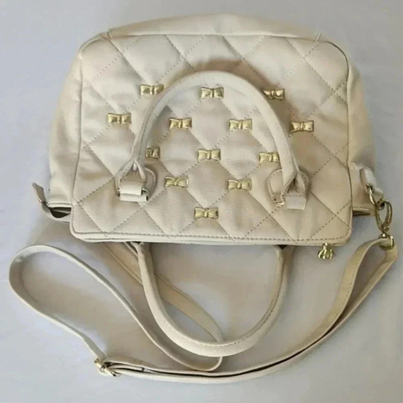 Betsey Johnson 2010s Quilted Bow Cream Crossbody Satchel Pink Lining - Picture 14 of 16
